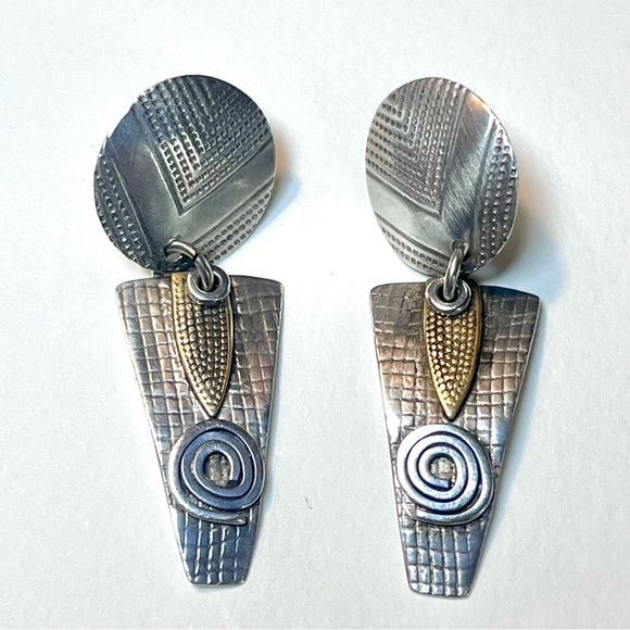 Vintage Post Modern Earrings Mixed Metal Pierced Drop Geometric Etched Brutalist - Picture 2 of 7